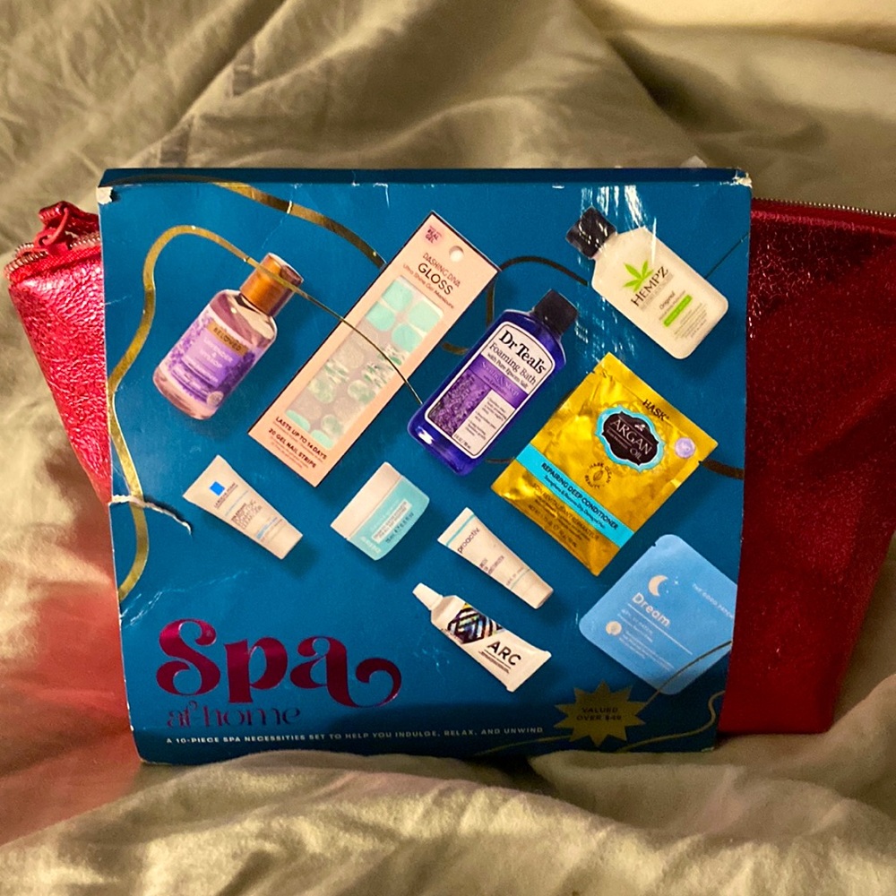 Spa at Home 10-Piece Gift Set Target Beauty. Brand New!